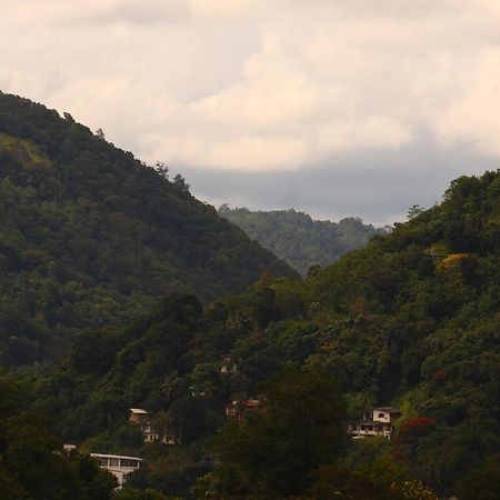 Sky Edge Homestay Kandy Exterior photo